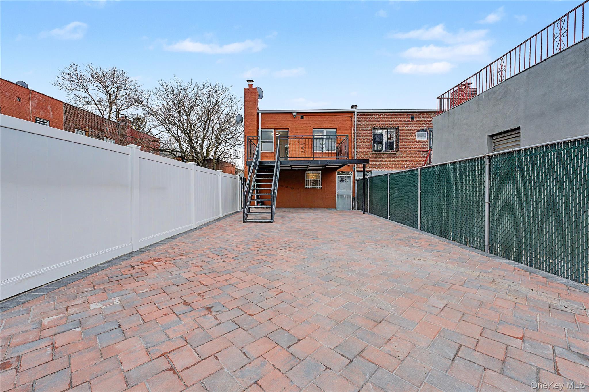 879 E 57th Street Property Photo 16