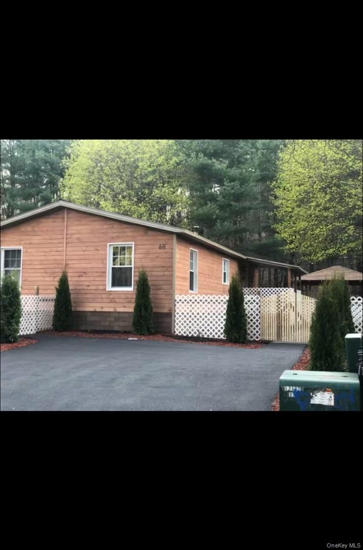 68 Oxford Circle Property Photo 1