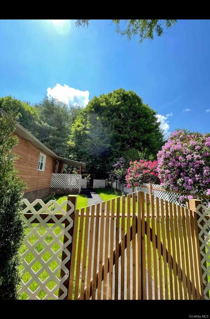 68 Oxford Circle Property Photo 2