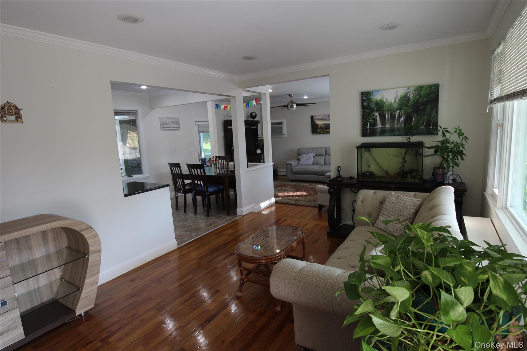 650 Warren Avenue Property Photo 5