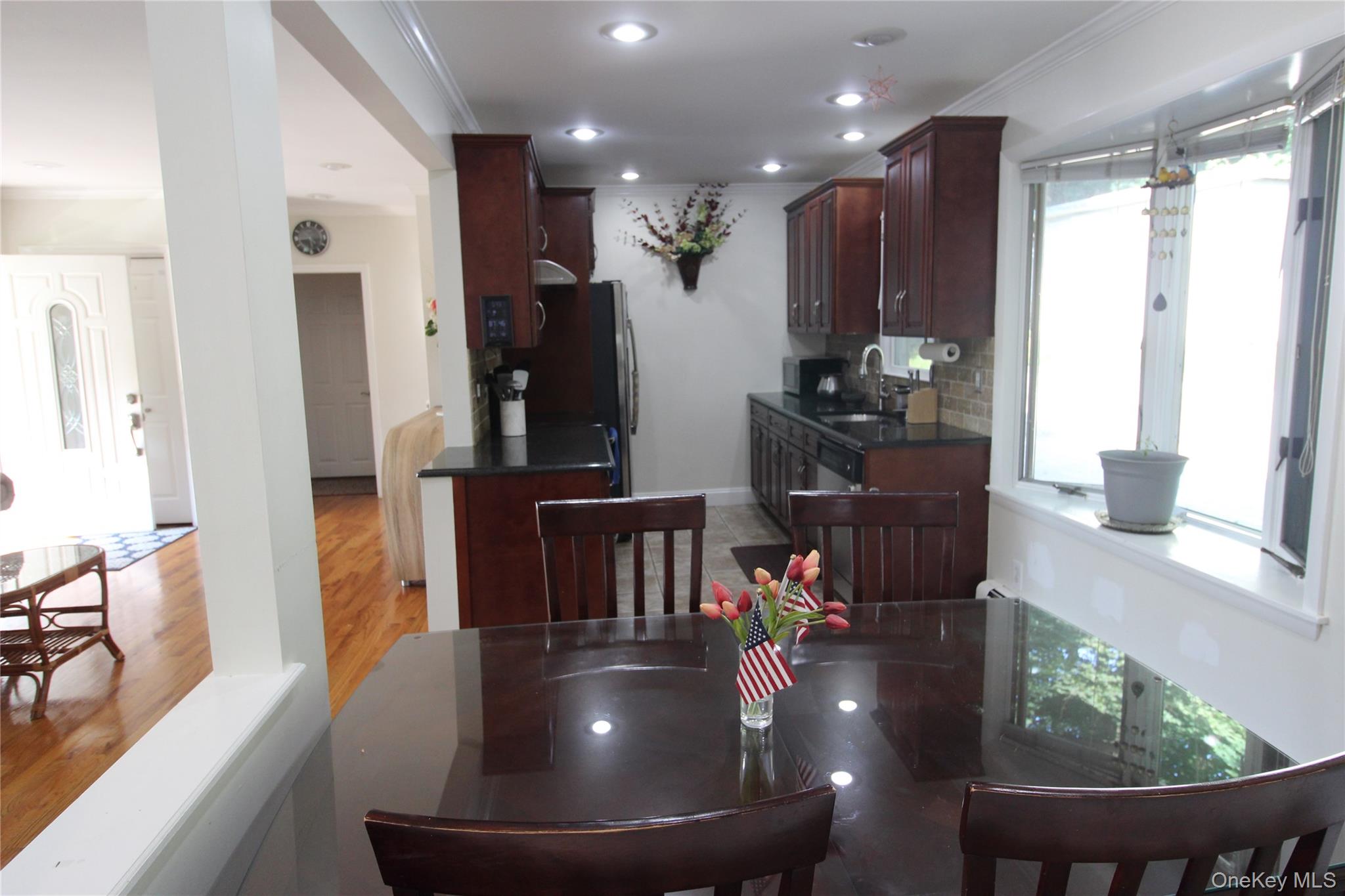 650 Warren Avenue Property Photo 10