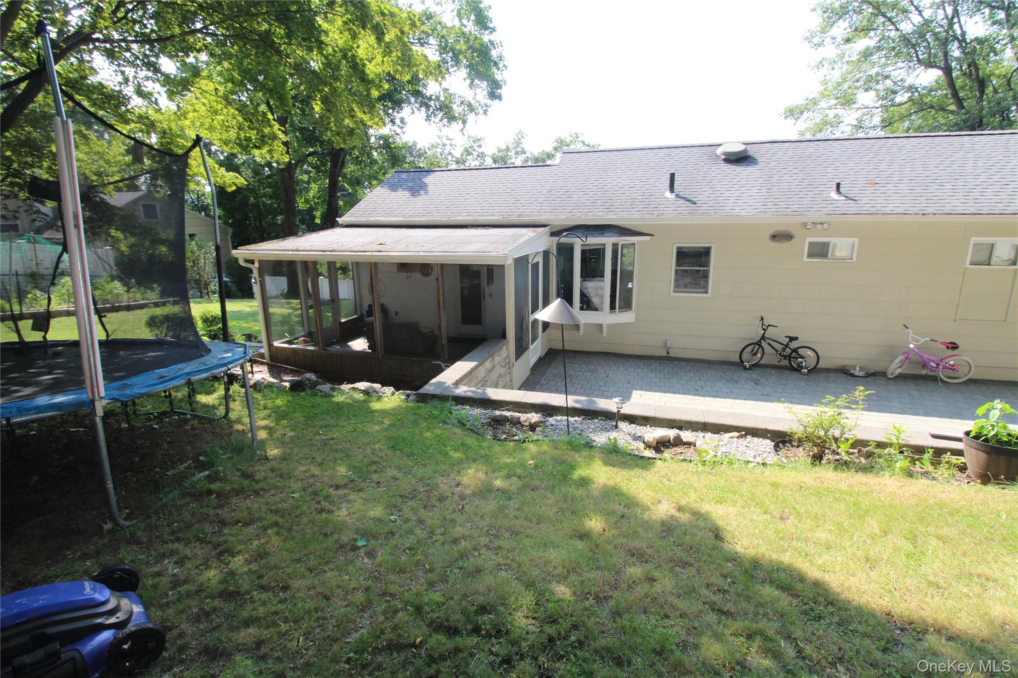 650 Warren Avenue Property Photo 19