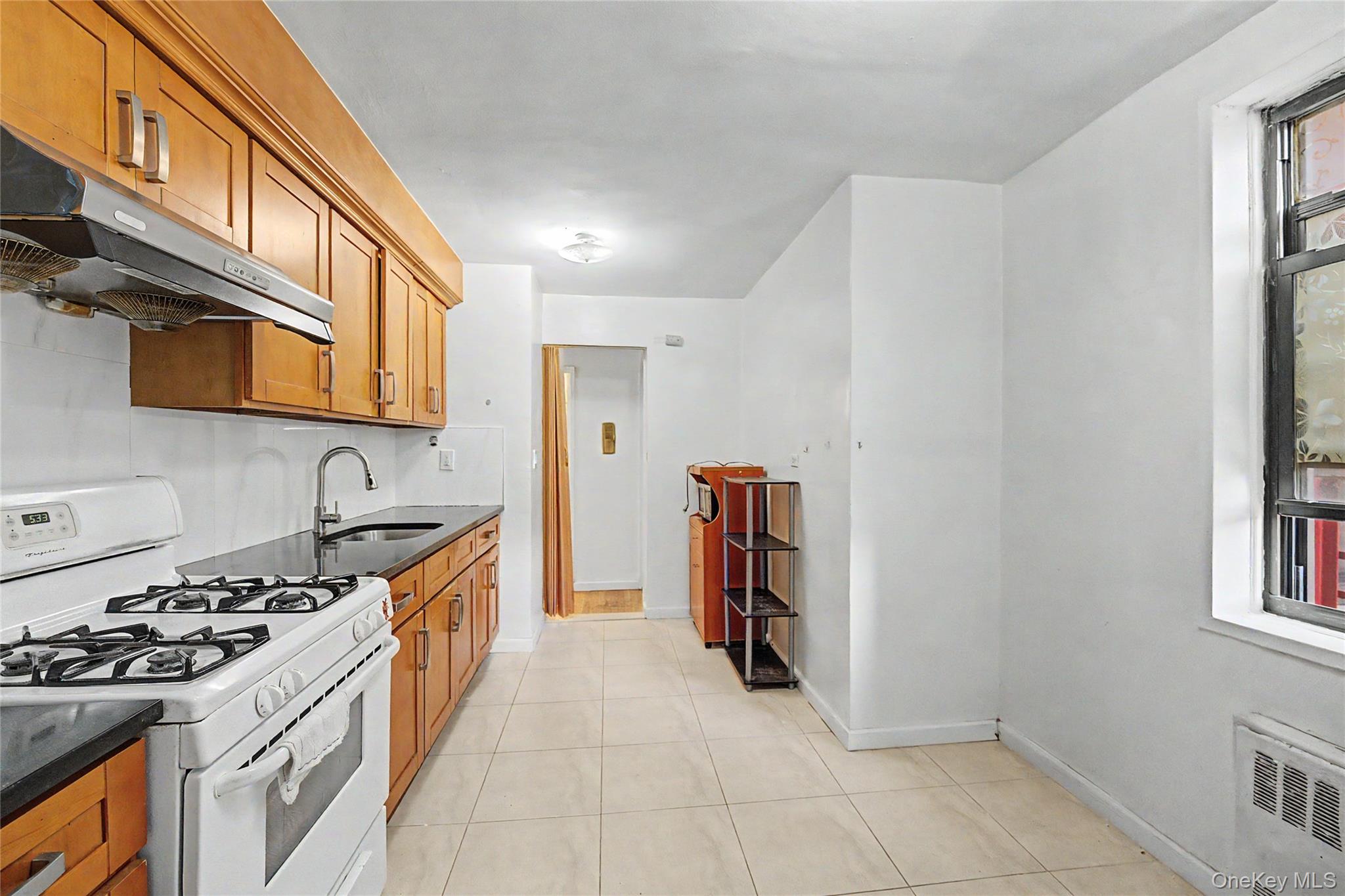 143-40 Roosevelt Avenue 5k Property Photo 5