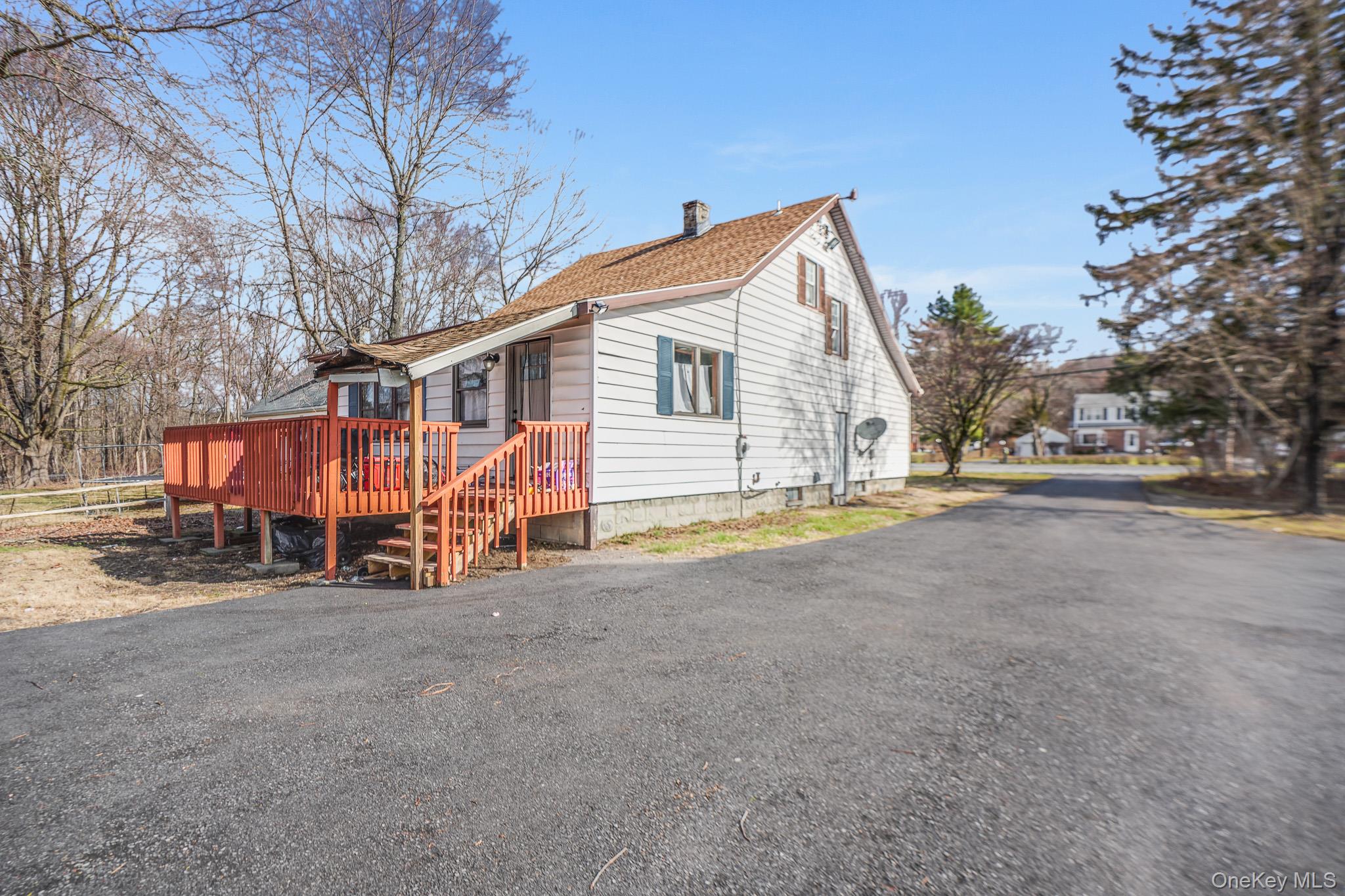 596-598 Freedom Plains Road Property Photo 3