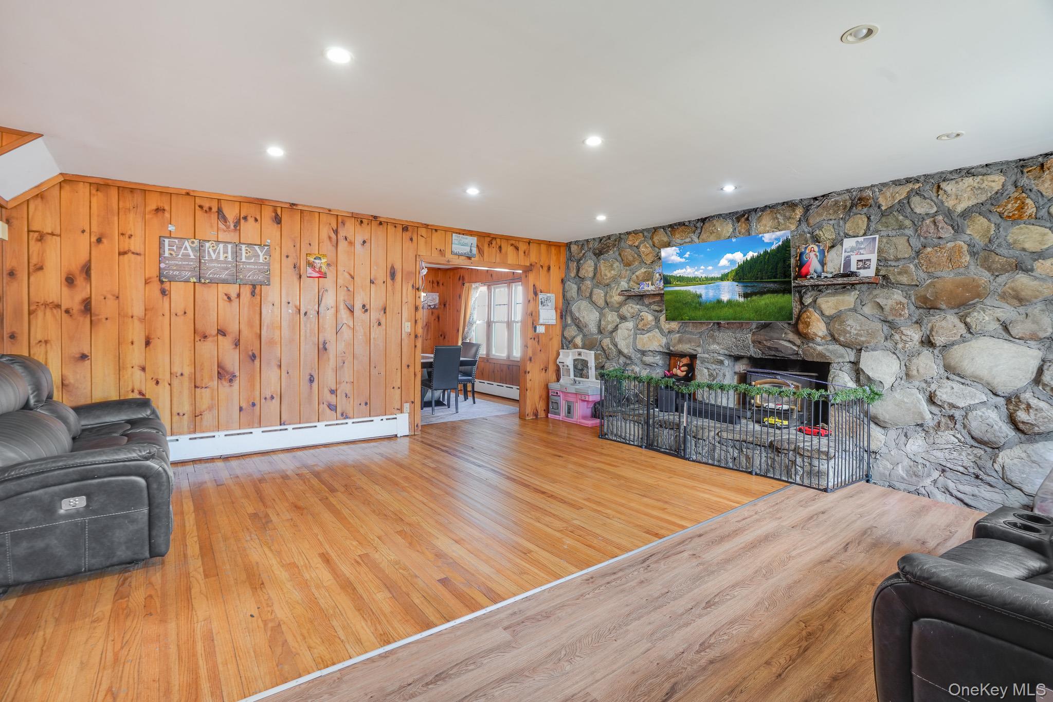 596-598 Freedom Plains Road Property Photo 11