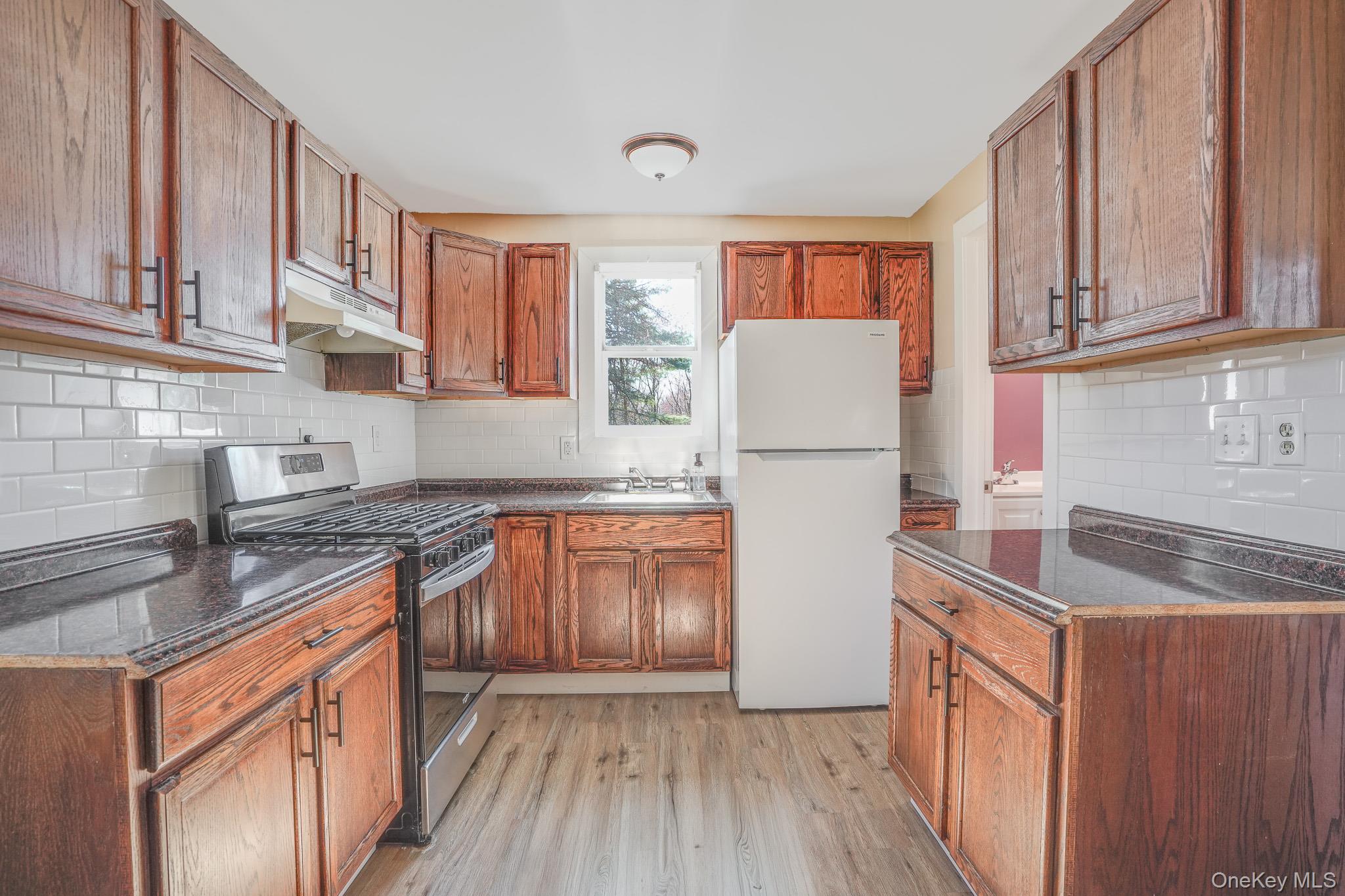 596-598 Freedom Plains Road Property Photo 31