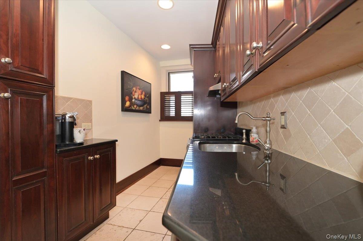 8 Barstow Road 7-c Property Photo 24