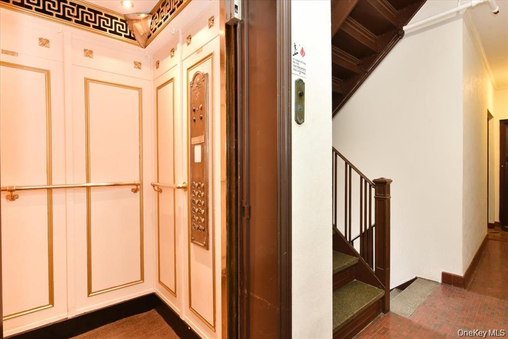 8 Barstow Road 7-c Property Photo 25