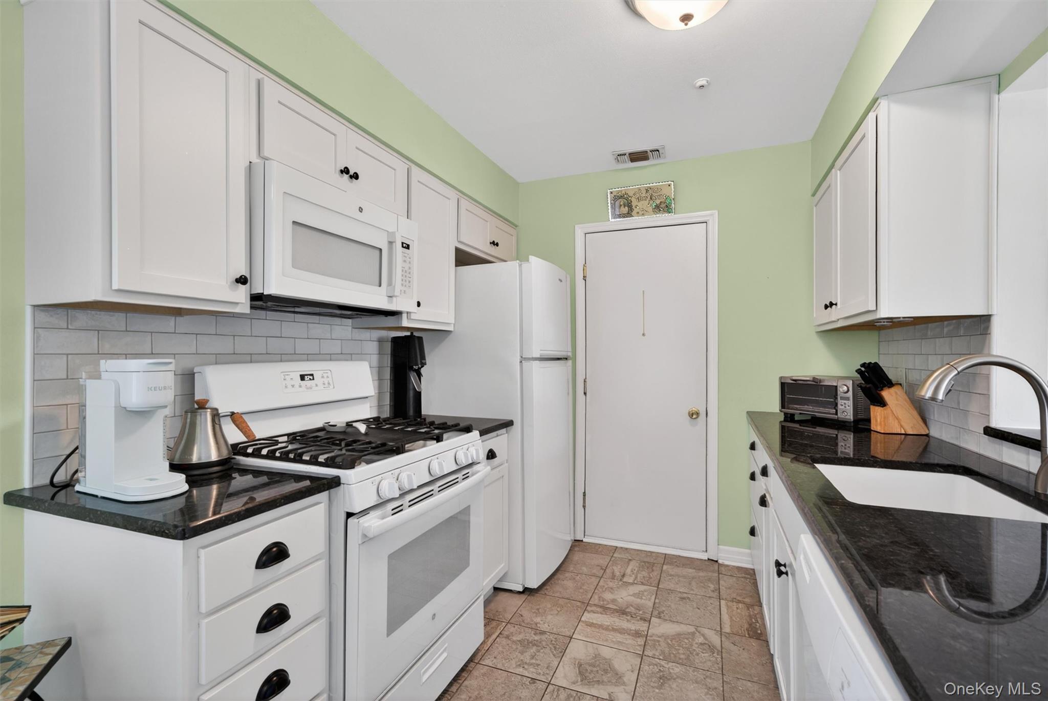 49 Candlestick Court Property Photo 15