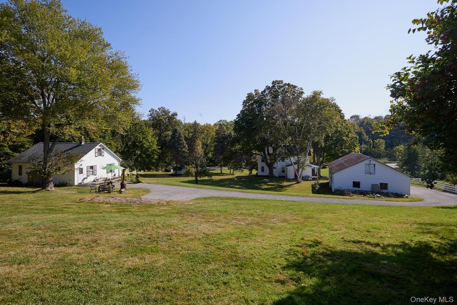 949 Freedom Road Property Photo 5