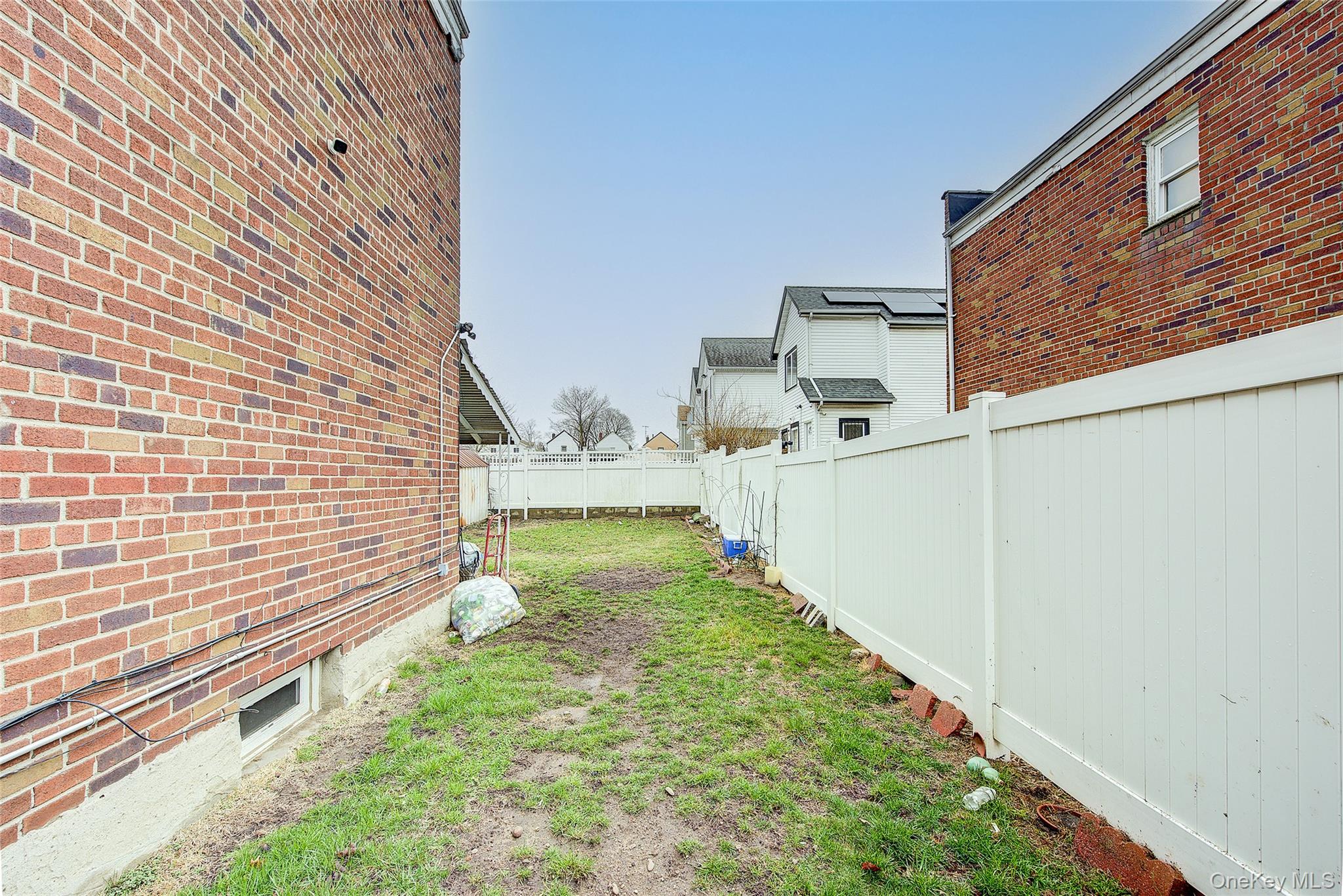 215-10 99th Avenue Property Photo 22