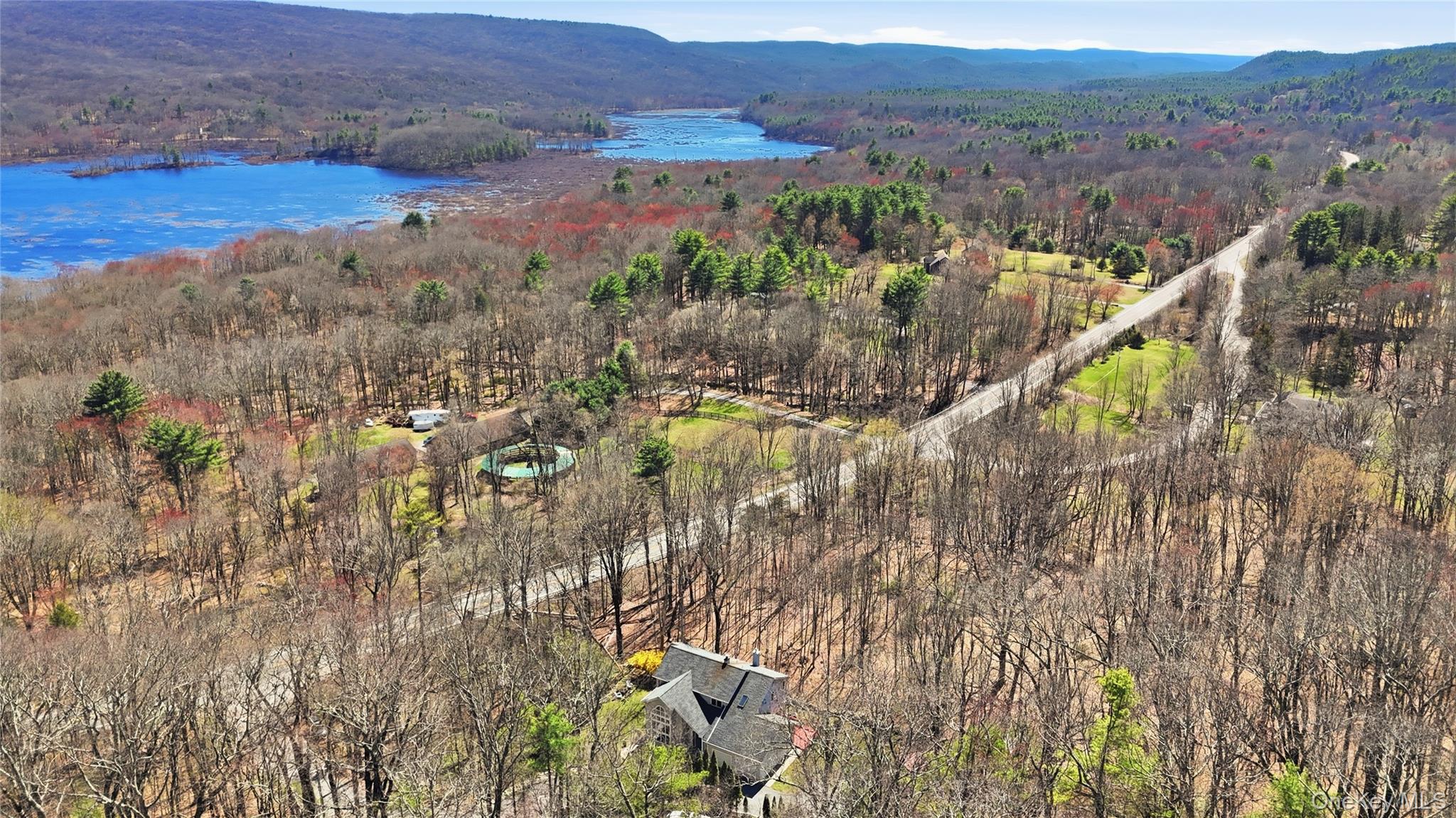 9 Rustic Hills Road Property Photo 3