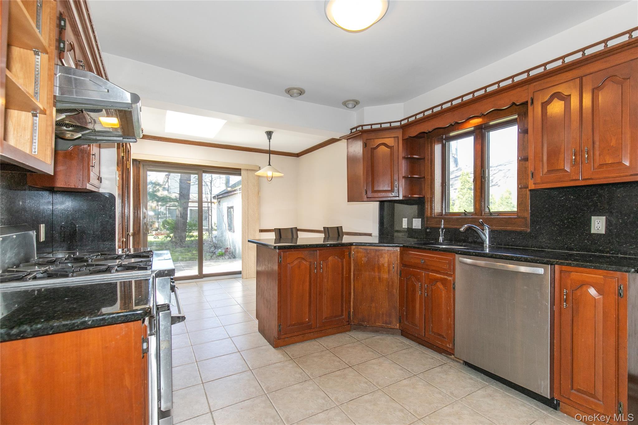 8 Stuart Street Property Photo 6