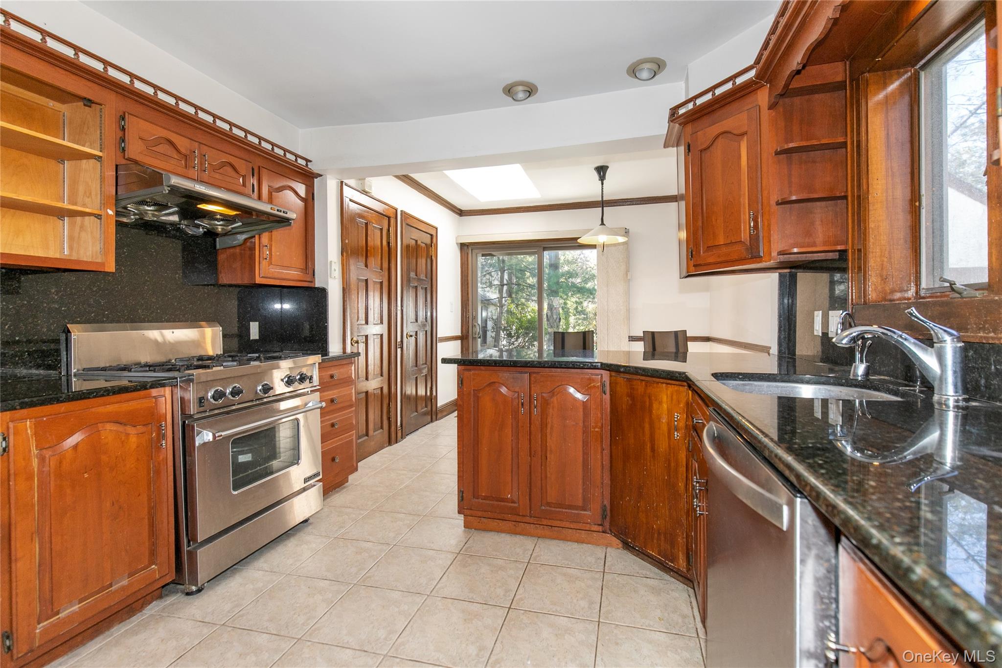 8 Stuart Street Property Photo 7