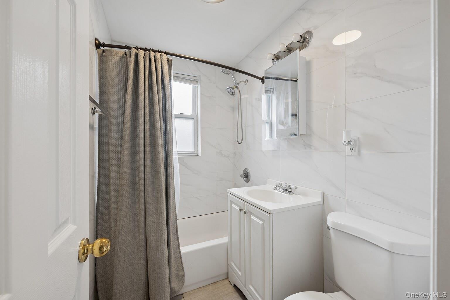 14015 183rd Street Property Photo 10