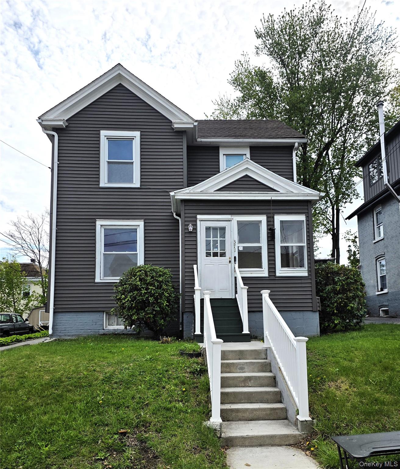 371-373 Verplanck Avenue Property Photo 1