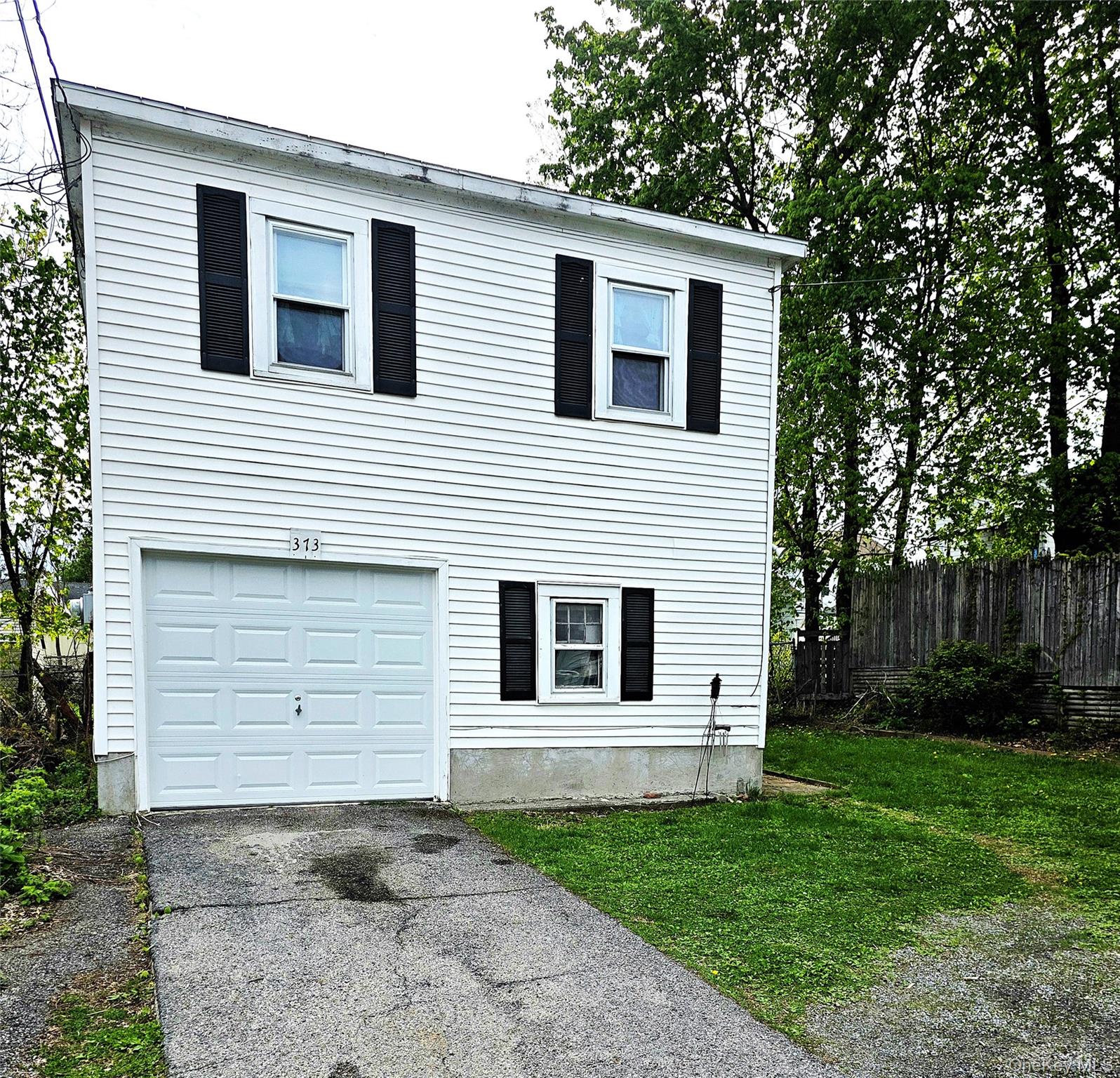 371-373 Verplanck Avenue Property Photo 5