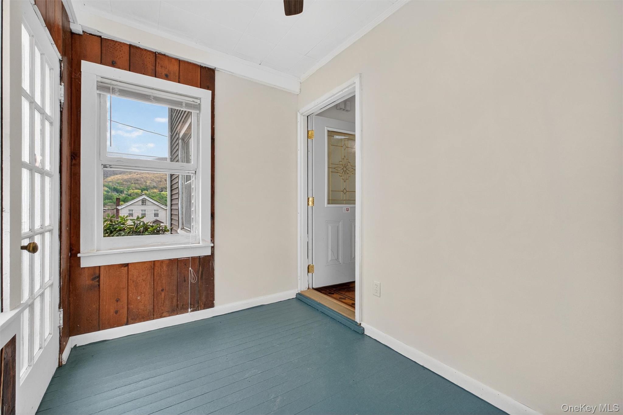 371-373 Verplanck Avenue Property Photo 9
