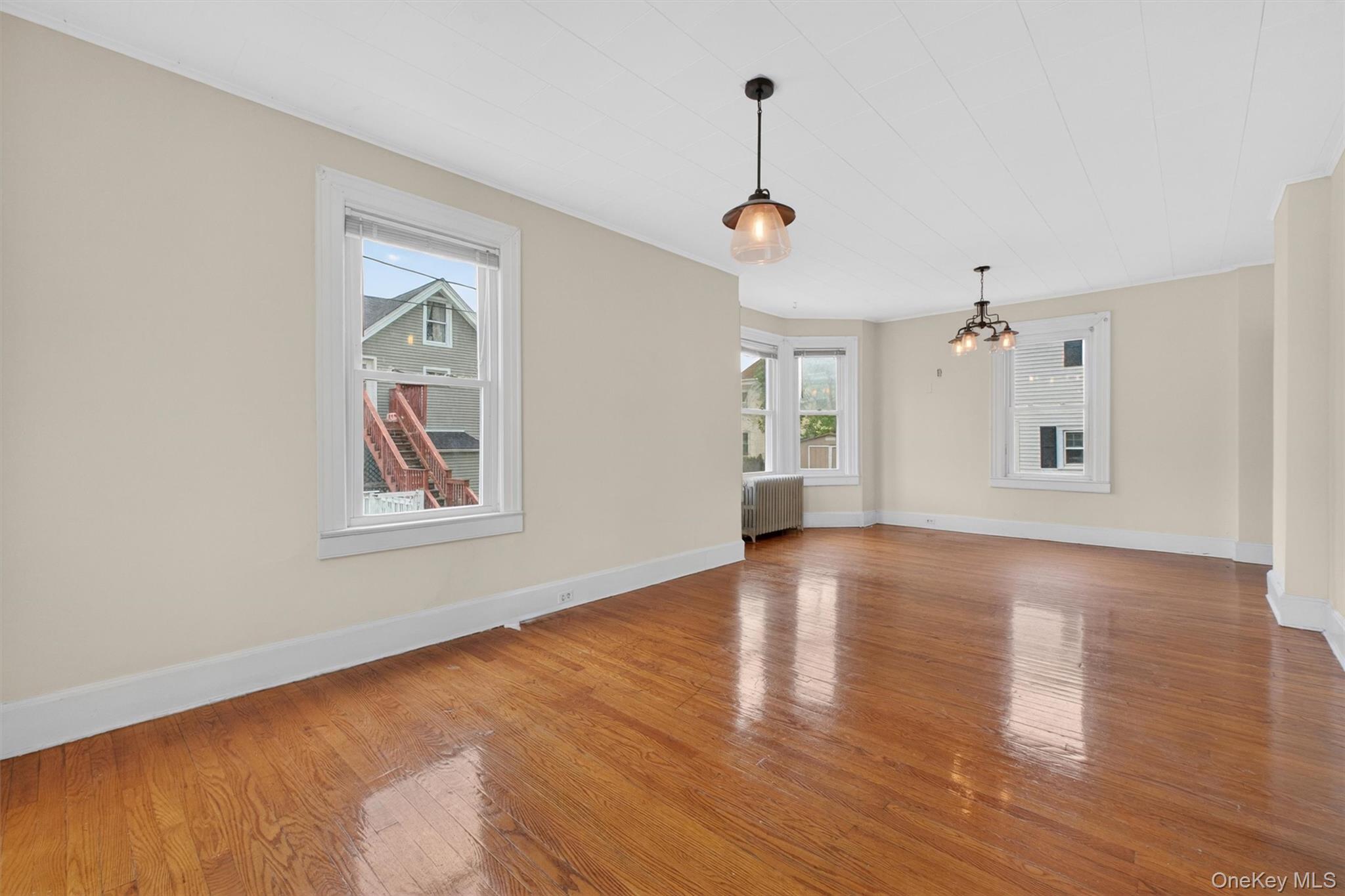 371-373 Verplanck Avenue Property Photo 10