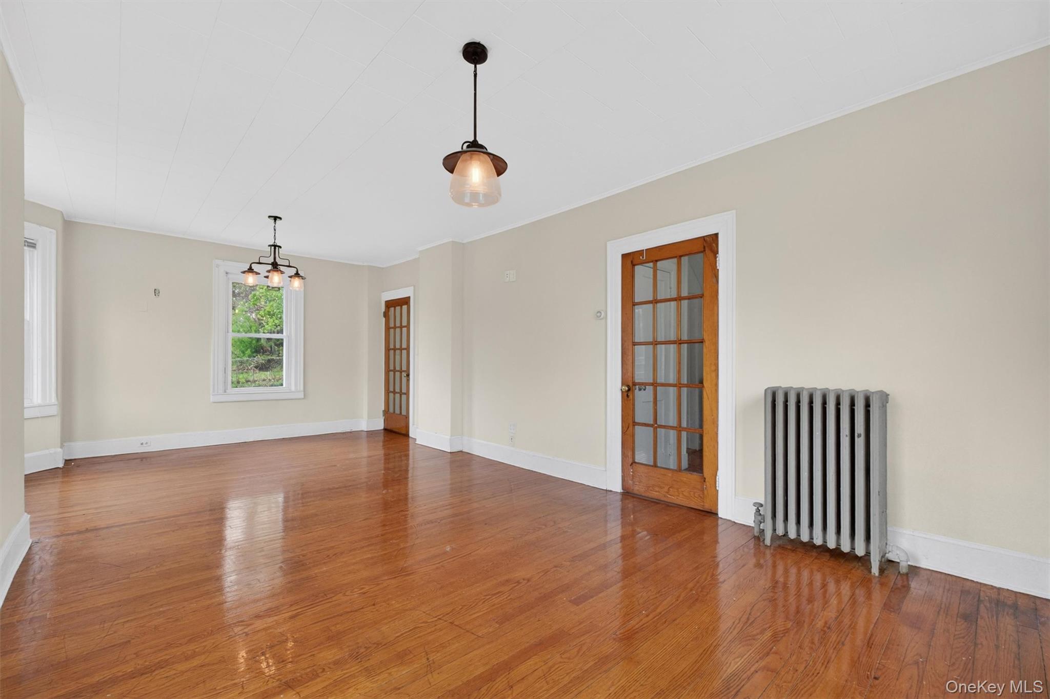 371-373 Verplanck Avenue Property Photo 11