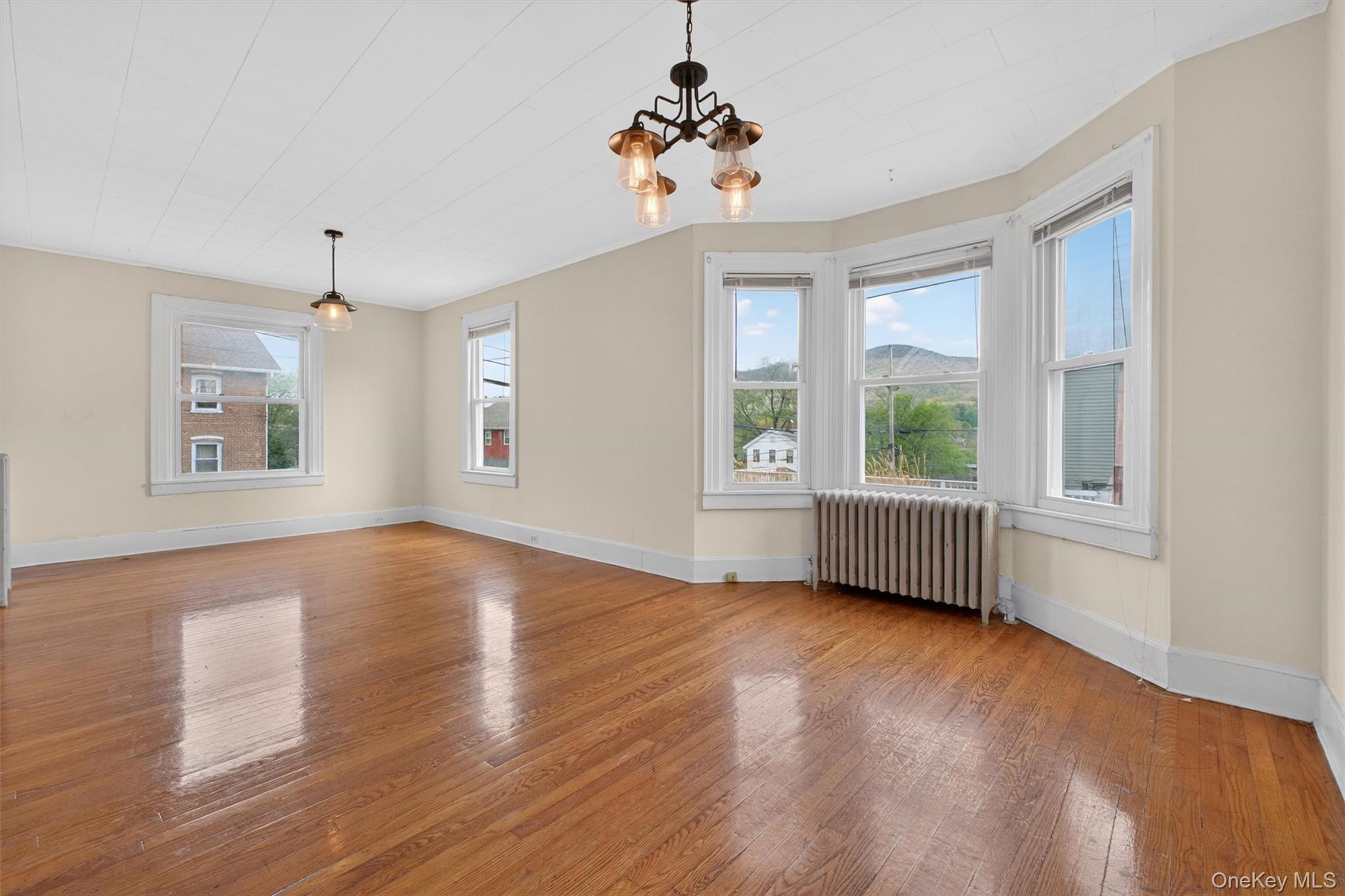 371-373 Verplanck Avenue Property Photo 12