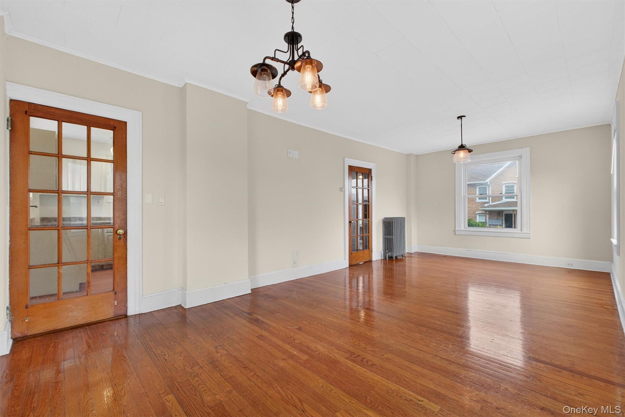 371-373 Verplanck Avenue Property Photo 13