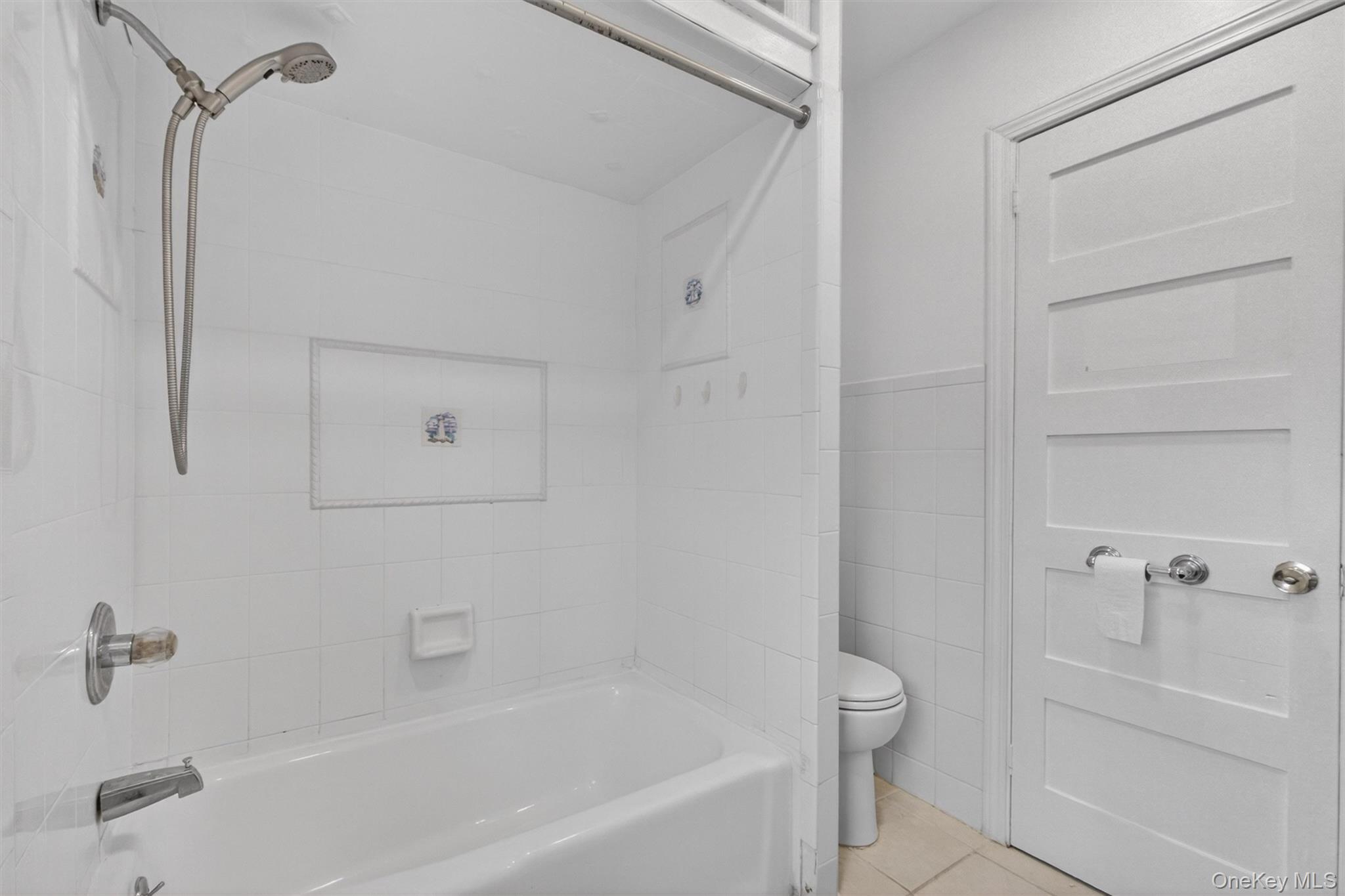 371-373 Verplanck Avenue Property Photo 23