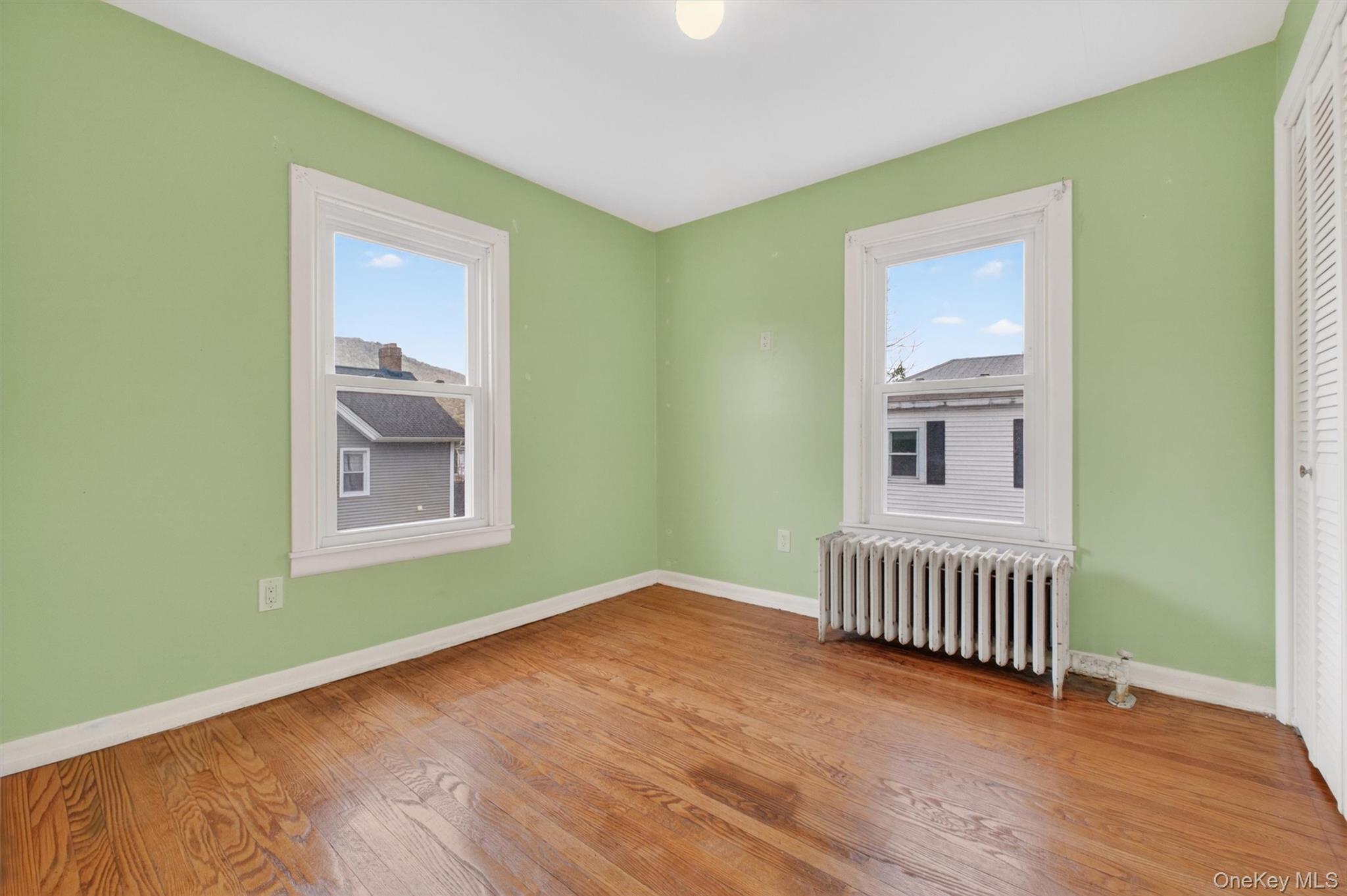 371-373 Verplanck Avenue Property Photo 24