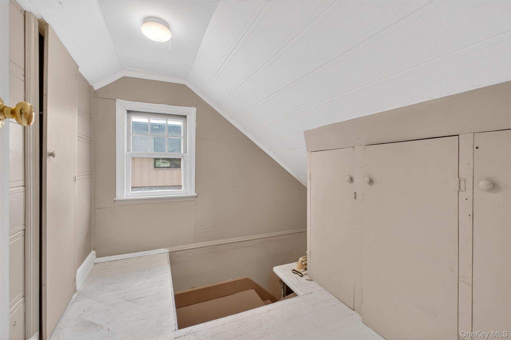 371-373 Verplanck Avenue Property Photo 28