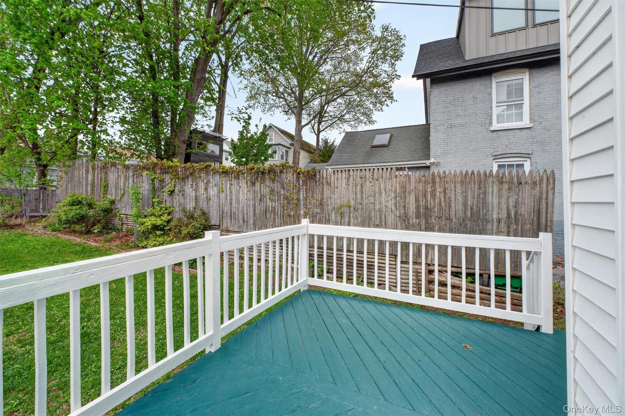 371-373 Verplanck Avenue Property Photo 30