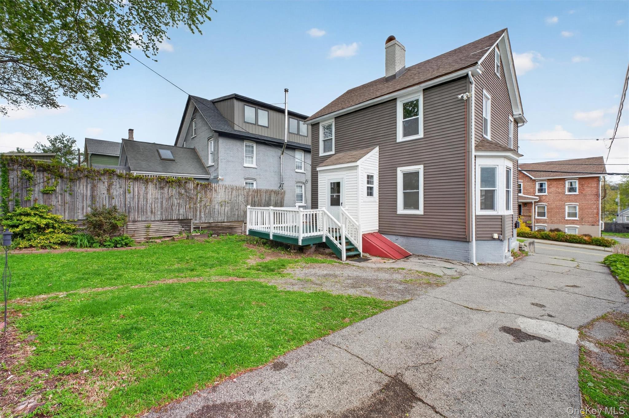 371-373 Verplanck Avenue Property Photo 32