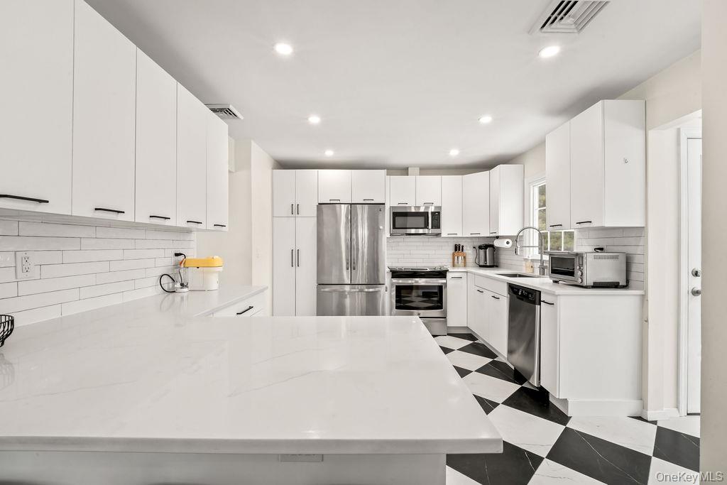 10 Cottage Lane Property Photo 14