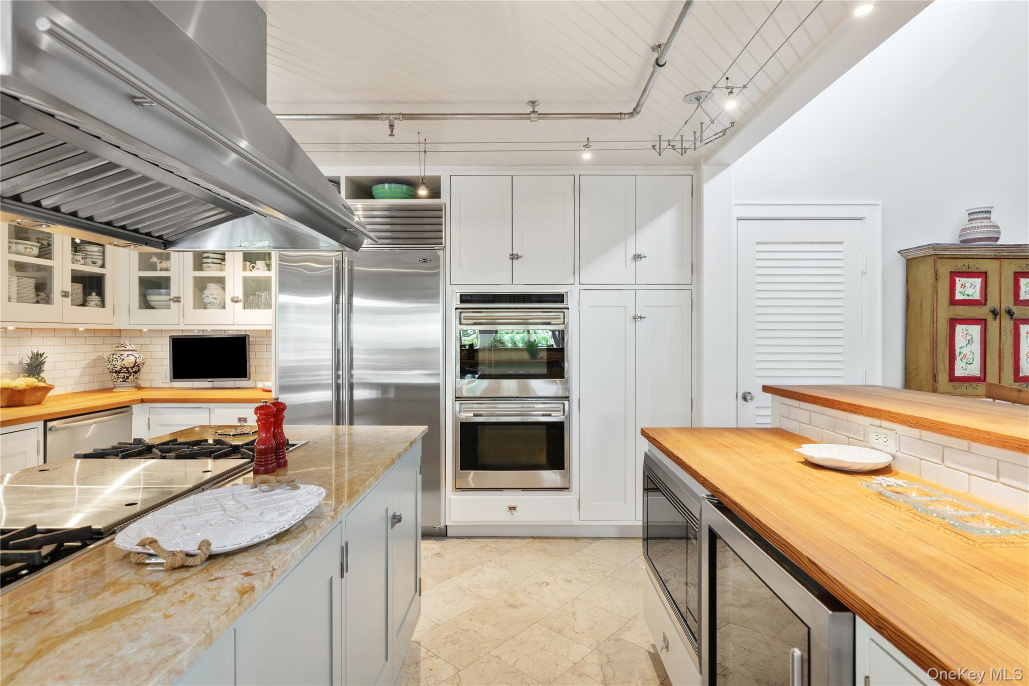 206 Broadway Property Photo 8