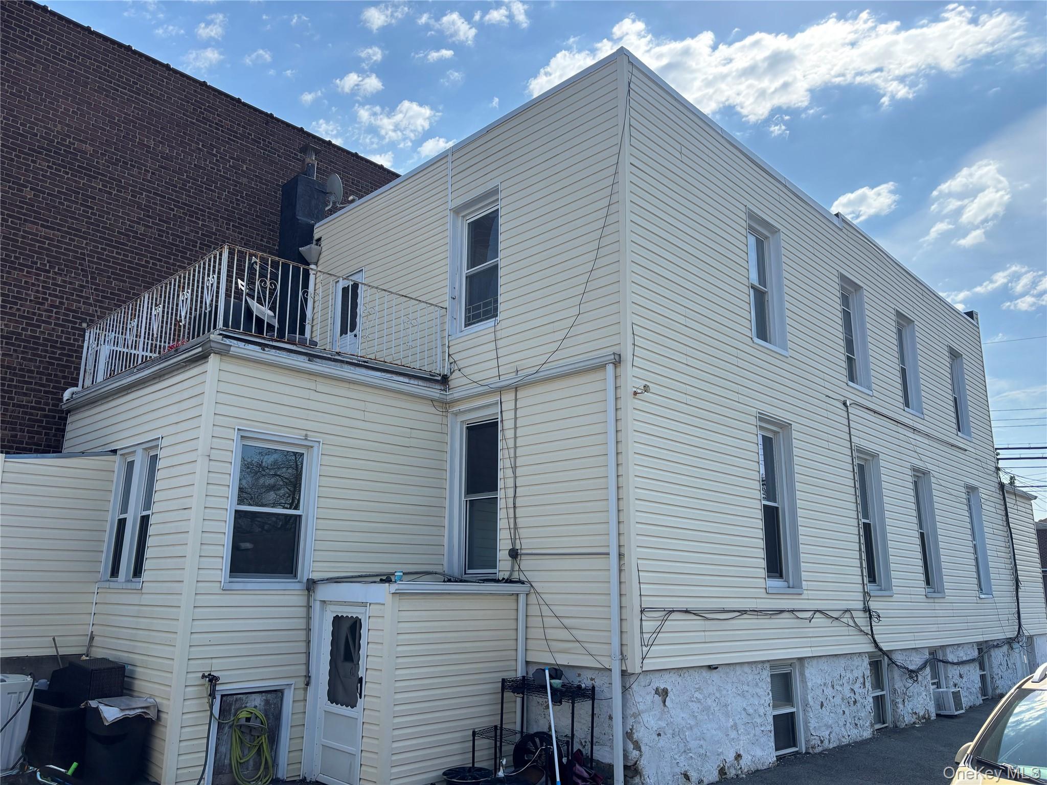 3205 Lafayette Avenue Property Photo 3