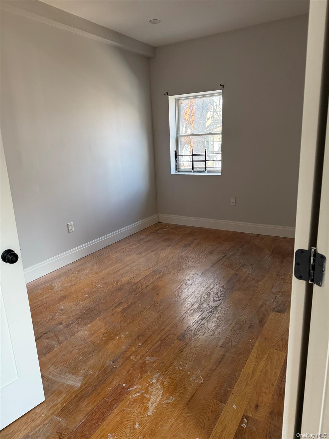 91 E 54th Street 2R Property Photo 1