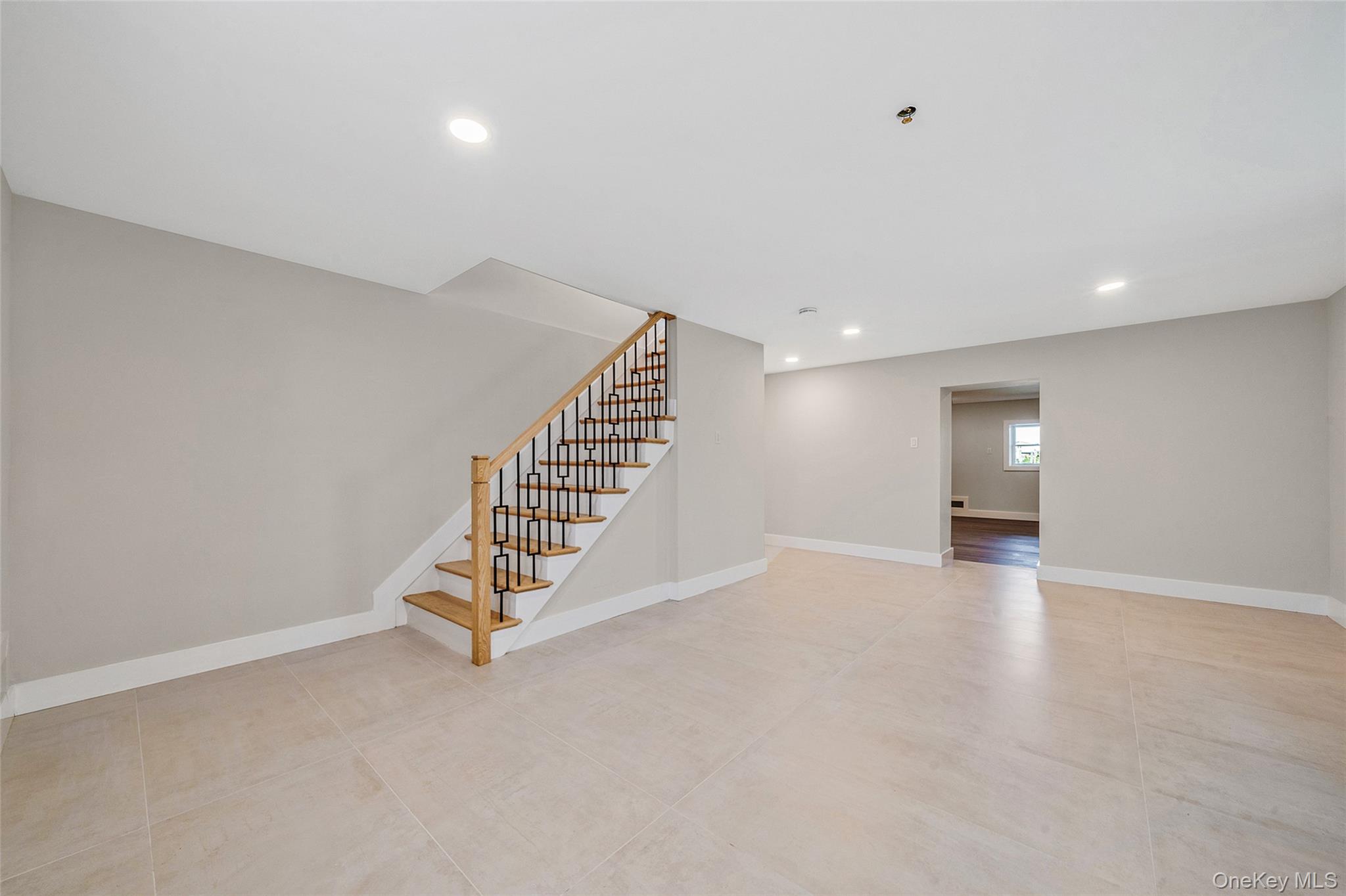 237 Mott Street Property Photo 3