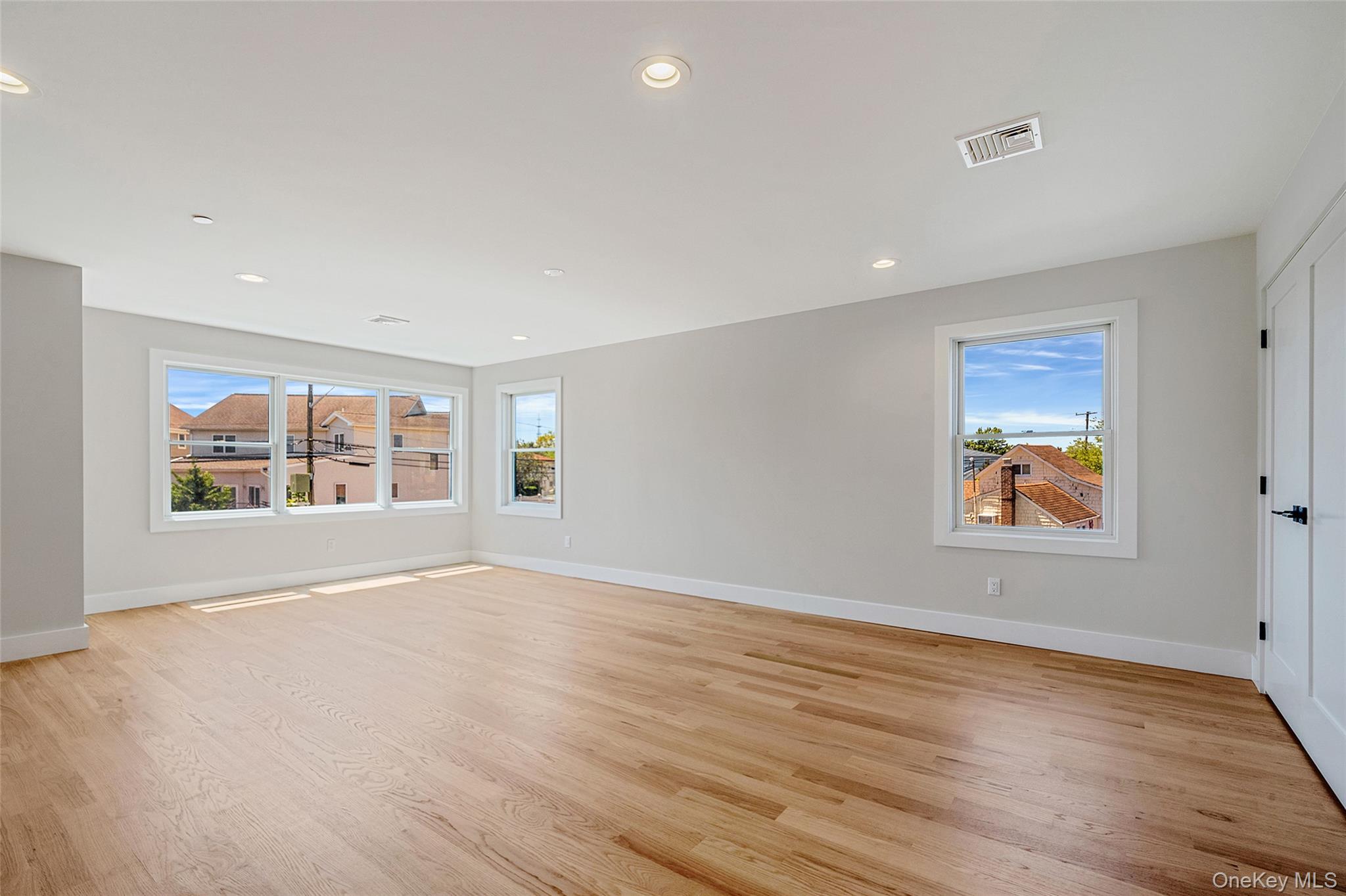 237 Mott Street Property Photo 12