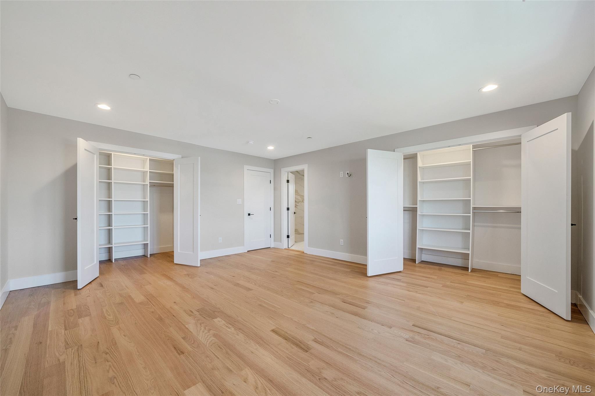 237 Mott Street Property Photo 22