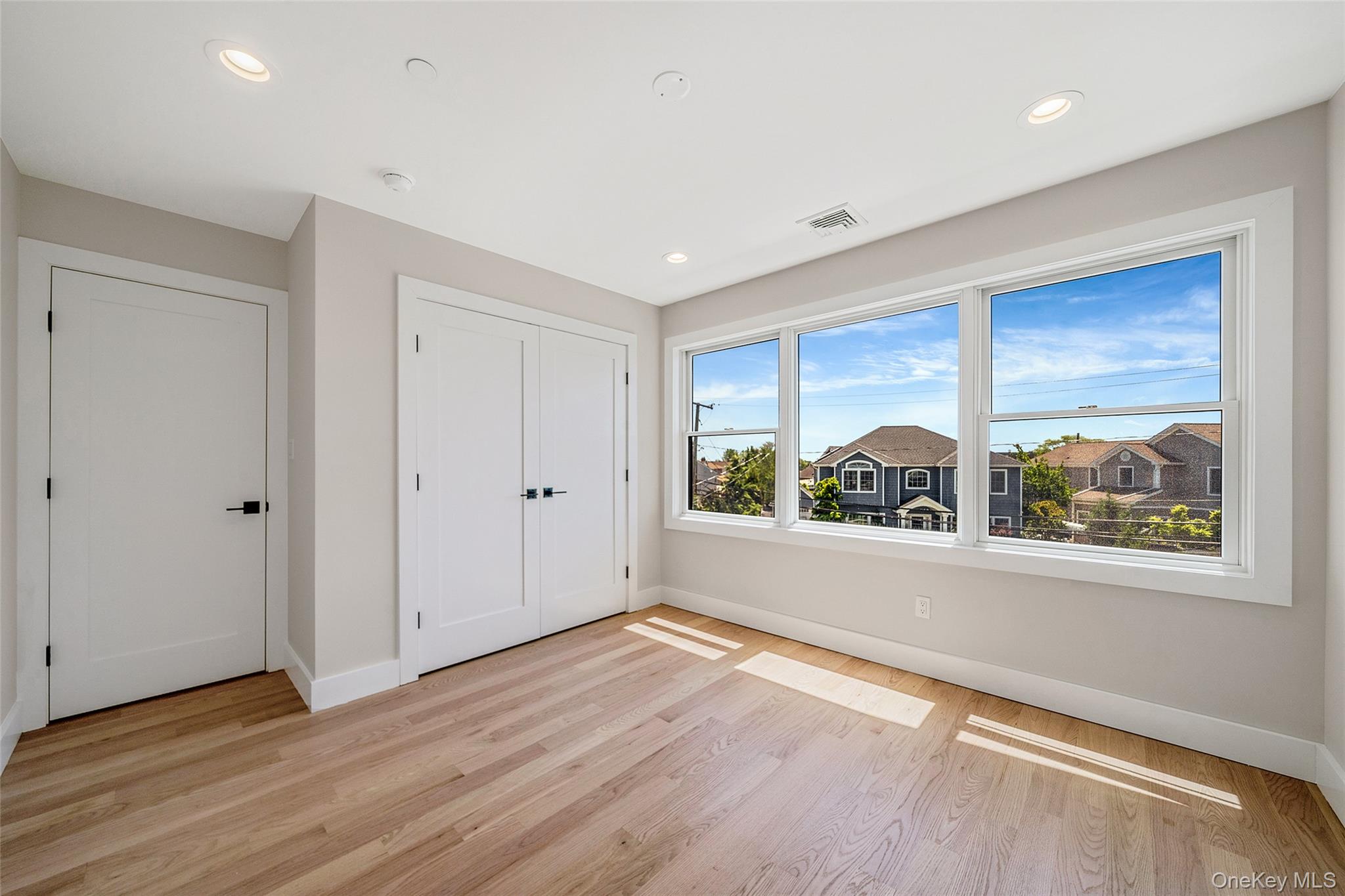 237 Mott Street Property Photo 24