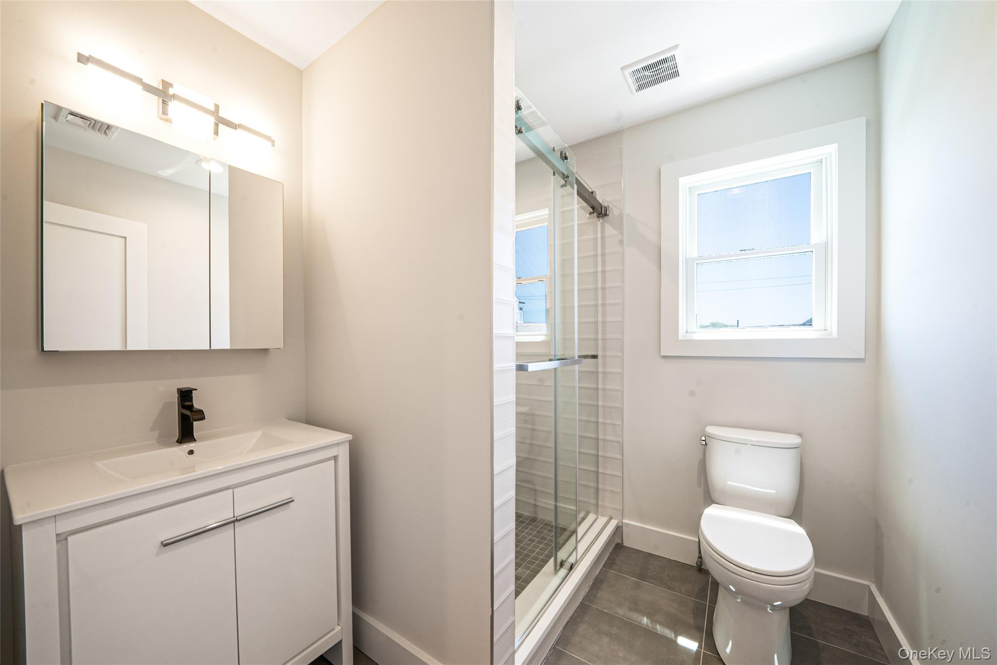 237 Mott Street Property Photo 28