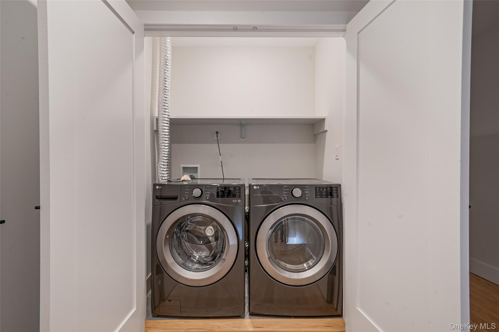 237 Mott Street Property Photo 29