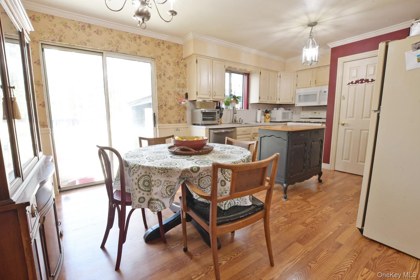 78 N Bicycle Path Property Photo 3