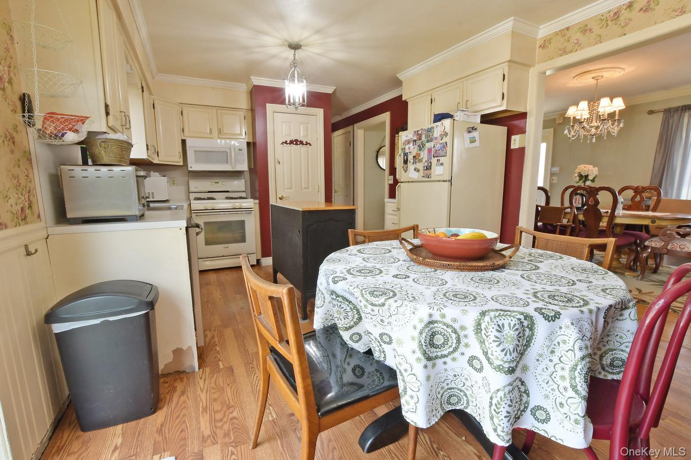 78 N Bicycle Path Property Photo 4