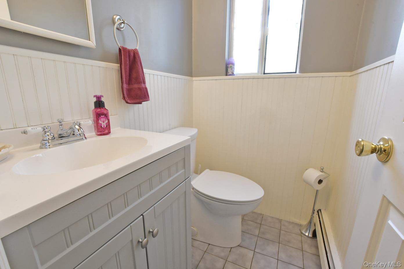 78 N Bicycle Path Property Photo 5