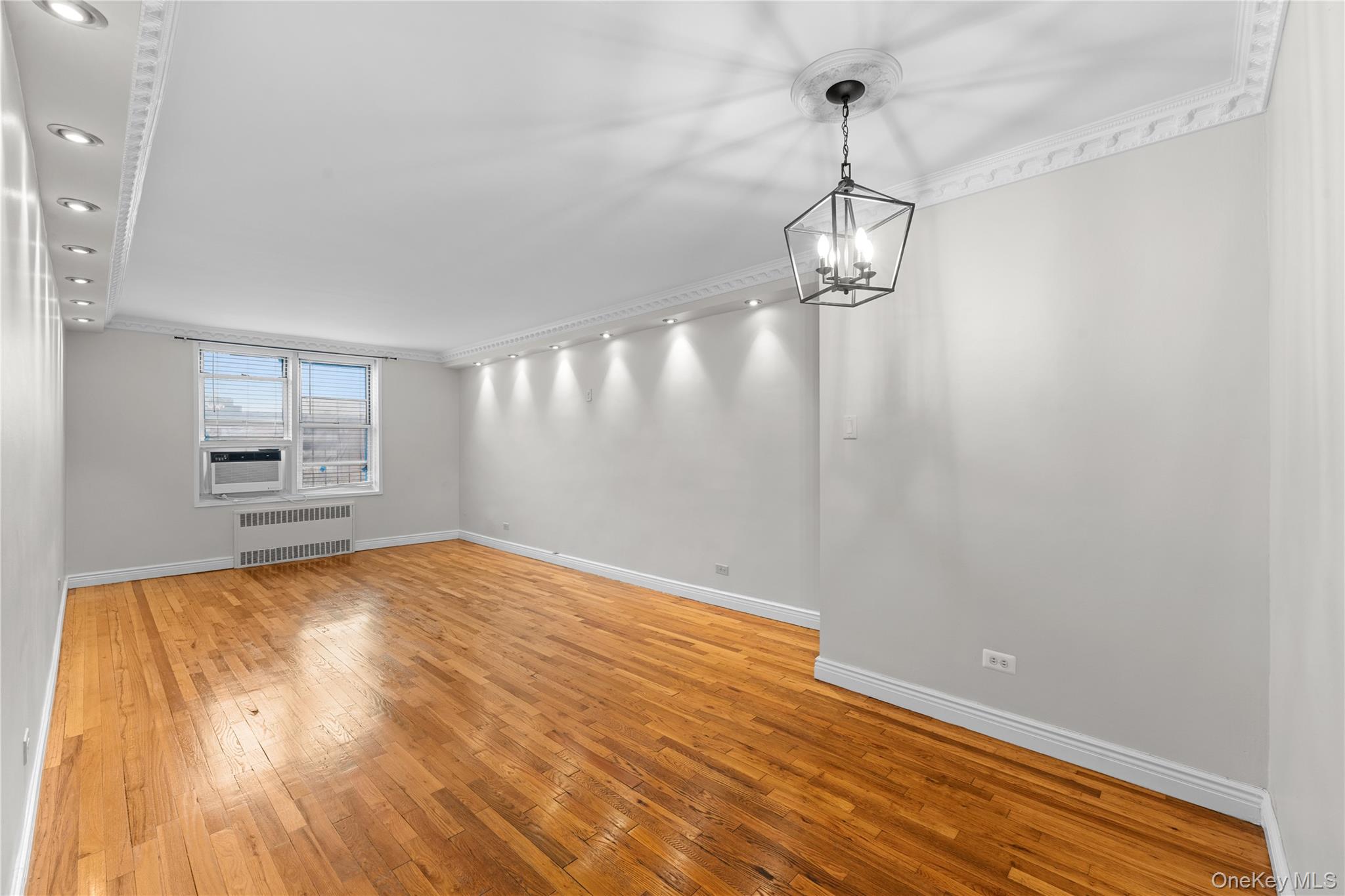 67-30 Clyde Street 5b Property Photo 7