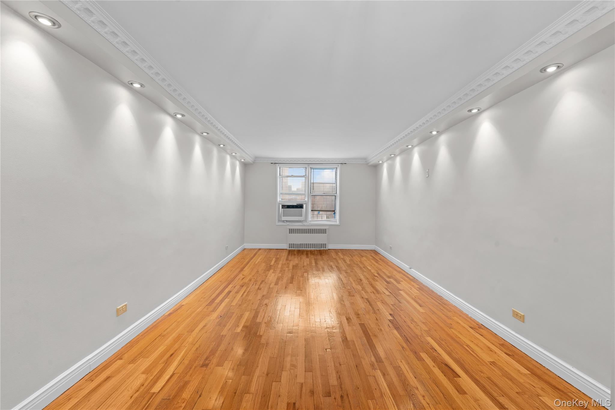 67-30 Clyde Street 5b Property Photo 8