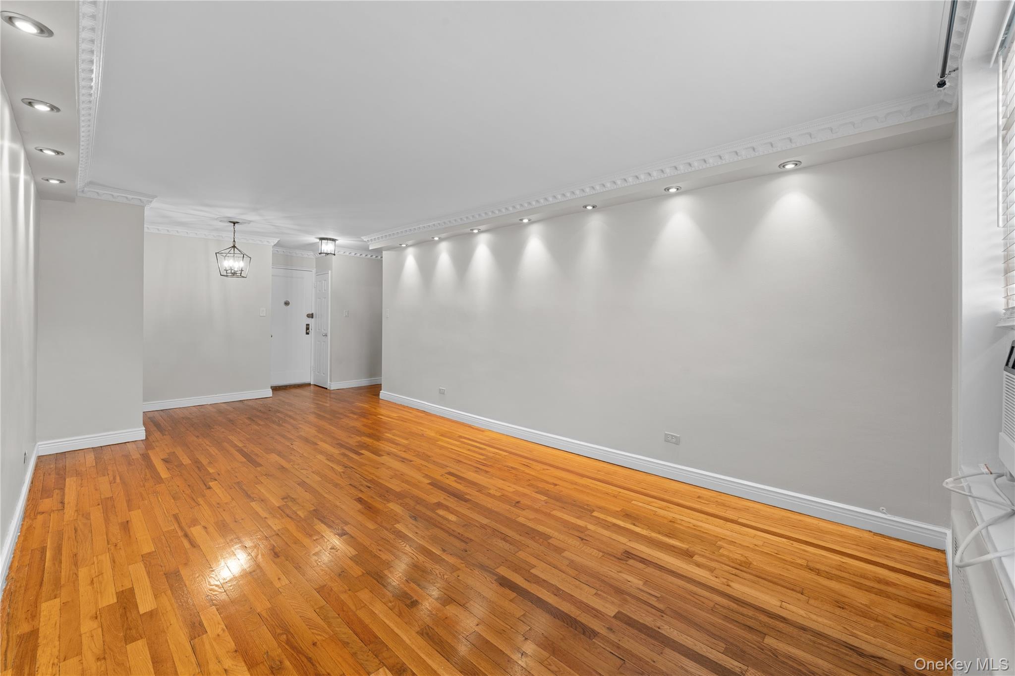 67-30 Clyde Street 5b Property Photo 9