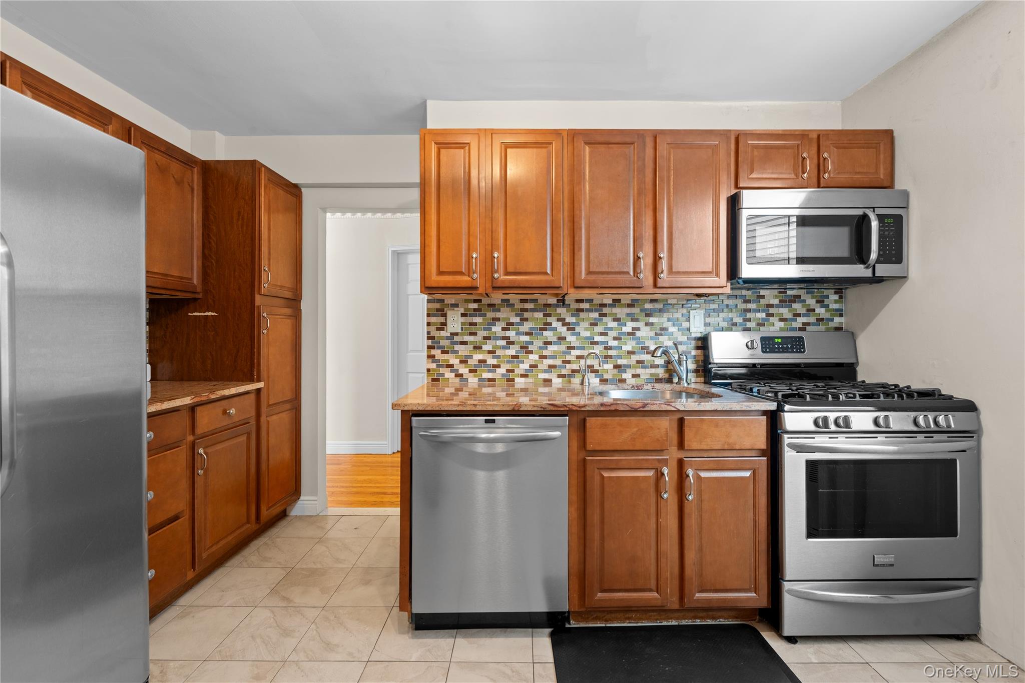 67-30 Clyde Street 5b Property Photo 18