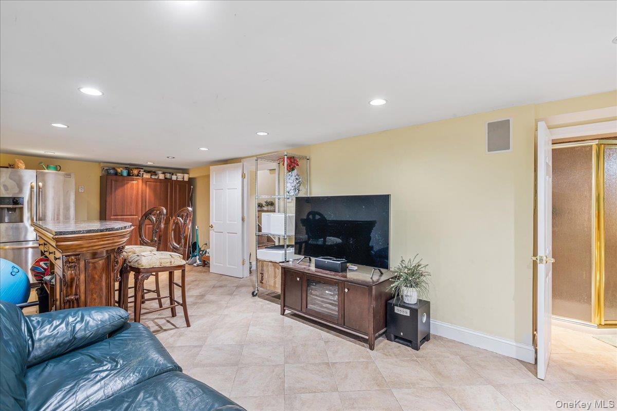 264-47 Grand Central Parkway Property Photo 19