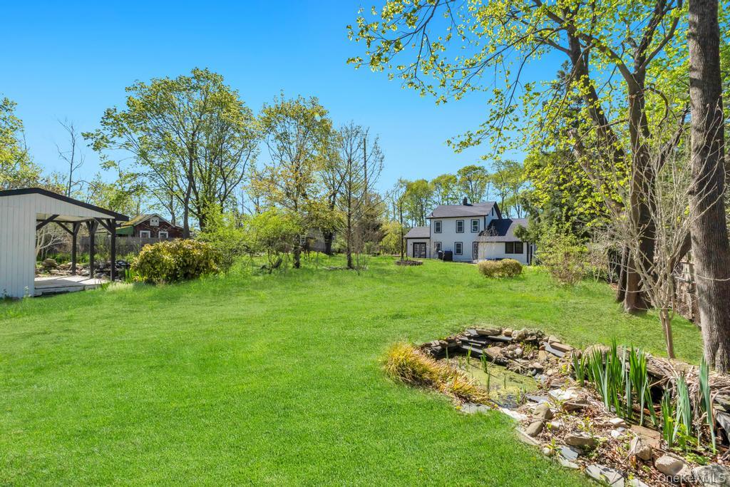 485 Long Island Avenue Property Photo 7